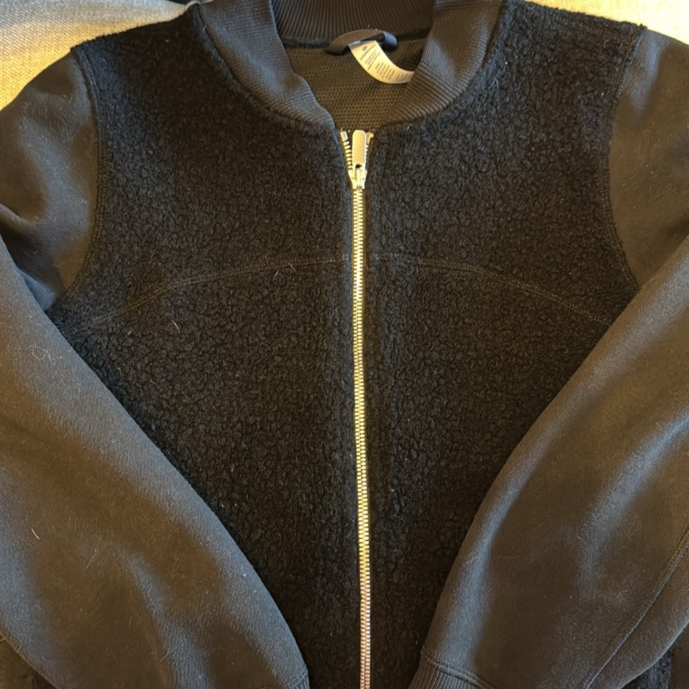 Lululemon zip up sweatshirt with wool accent and side zip pockets
